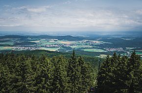 Přes horu Kleť a dvě rozhledny do Zlaté Koruny