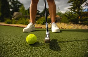 Adventure minigolf Hluboká