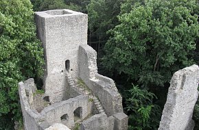 Toulavským hvozdem na hrad čarodějnic