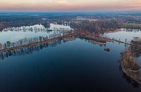 Po hrázích jihočeských rybníků