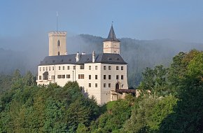 Hrad Rožmberk: Strážce Vltavy a slavné historie