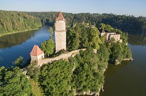 Z Vráže po Sedláčkově stezce na Zvíkov