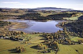 Do vojenského prostoru k rybníku Olšina