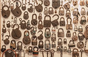 Komařice - Kovárna a muzeum dvěřních zámků