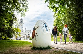 Stezka za obřími kraslicemi na Hluboké