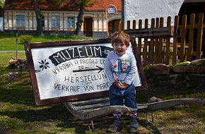 Kovárna a loutkářské muzeum Záluží