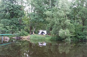 Kemp a přírodní koupaliště Hamr u Římova