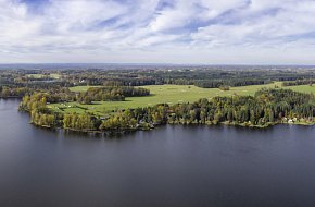 Z Nové Bystřice na Staňkov a přes Rakousko zpět