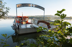 Lodí do ZOO Hluboká - přívoz Munický rybník