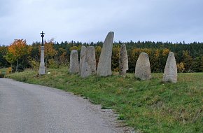 Menhiry u Hajan – novodobé kameny s duší