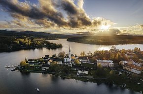 Z Frymburku do Vyššího Brodu stále kolem vody