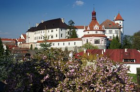 Z Deštné do Jindřichova Hradce