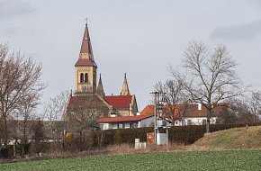 Kostel sv. apoštolů Petra a Pavla