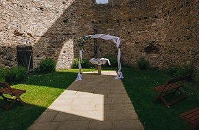 Zřícenina kláštera a hradu Kuklov