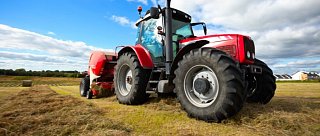 Zážitková jízda na traktoru na farmě