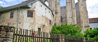 Kuklov - romantická zřícenina nedostavěného kláštera