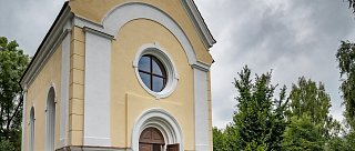 Expozice v kapli Panny Marie Lurdské v Dlouhé Stropnici