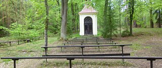 Dunajovická hora a křížová cesta