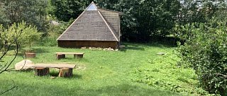 Glamping v pyramidě