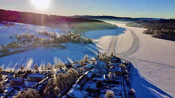 VEČERNÍ BRUSLENÍ NA LEDOVÉ MAGISTRÁLE VE FRYMBURKU!